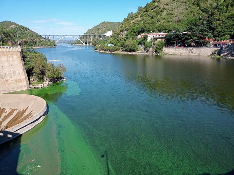 Imagen 2: Eutrofización del Lago San Roque (2022)
