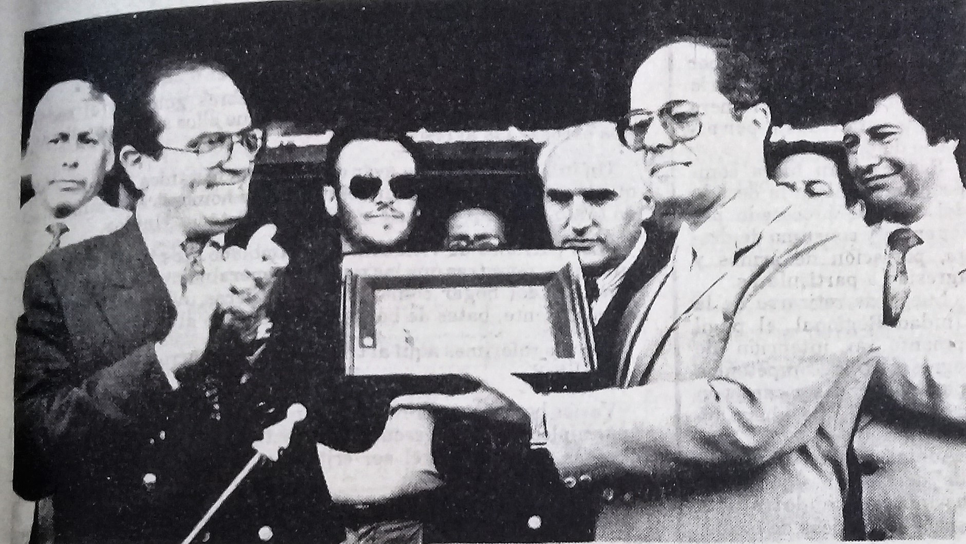 El ingeniero agrónomo Eduardo Teyssander
recibe la Espiga de oro, 1993